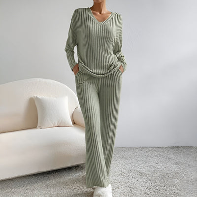 Isla™ | Ribbed V-neck sweater set