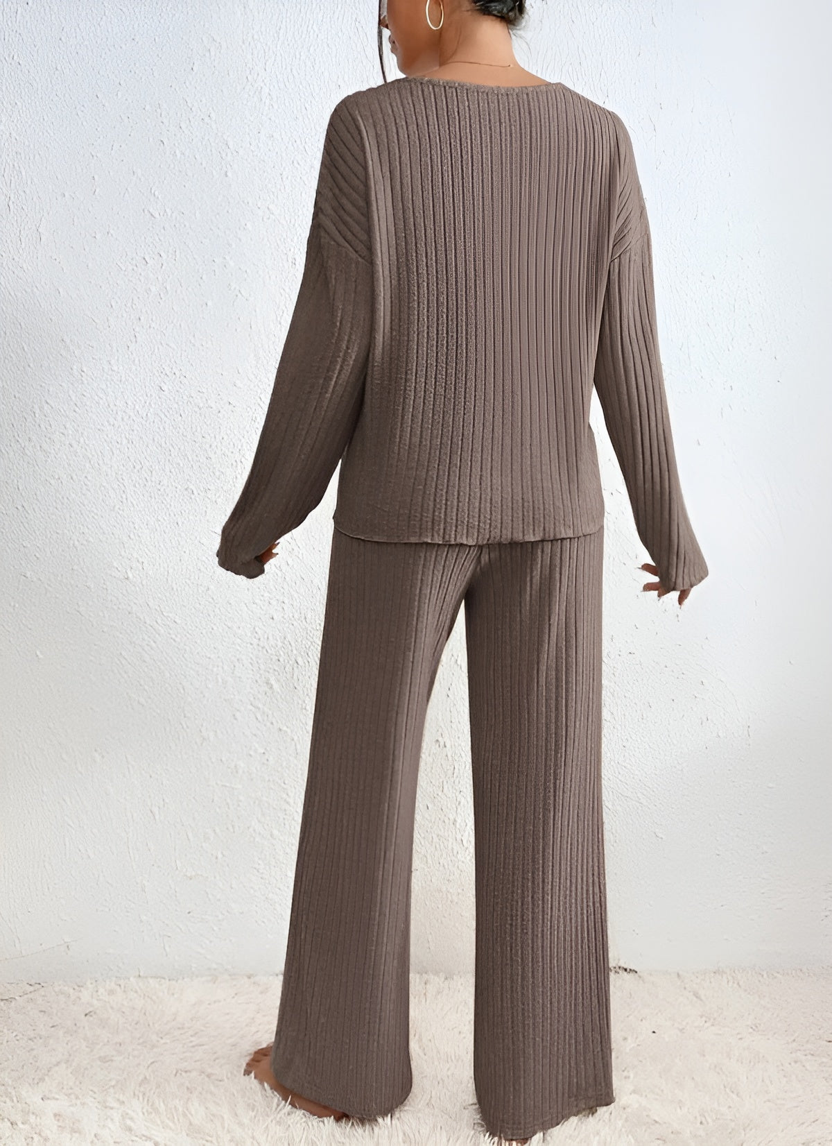 Isla™ | Ribbed V-neck sweater set